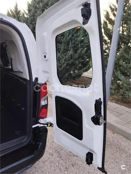 Usado Citroën Berlingo Business Class 102 CV (75 kW) 2021 Blanco Monovolumen
