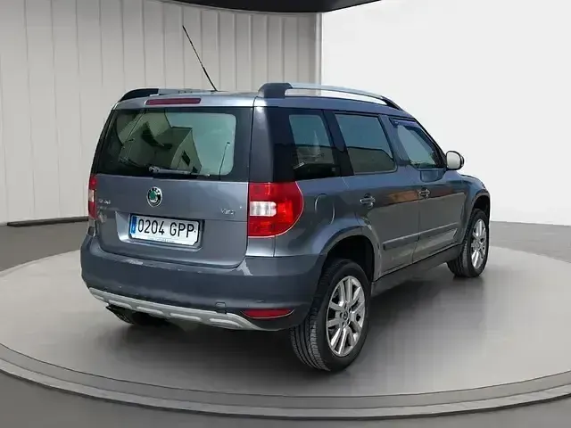 Usado Skoda Yeti Ambition 140 CV (102 kW) 2009 Gris / plata SUV