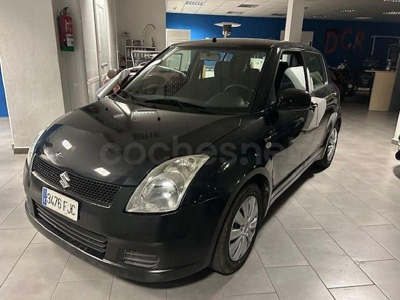 Negro Usado 2007 Suzuki Swift GL Berlina | 3990 € (Precio justo) - Imagen 1/4