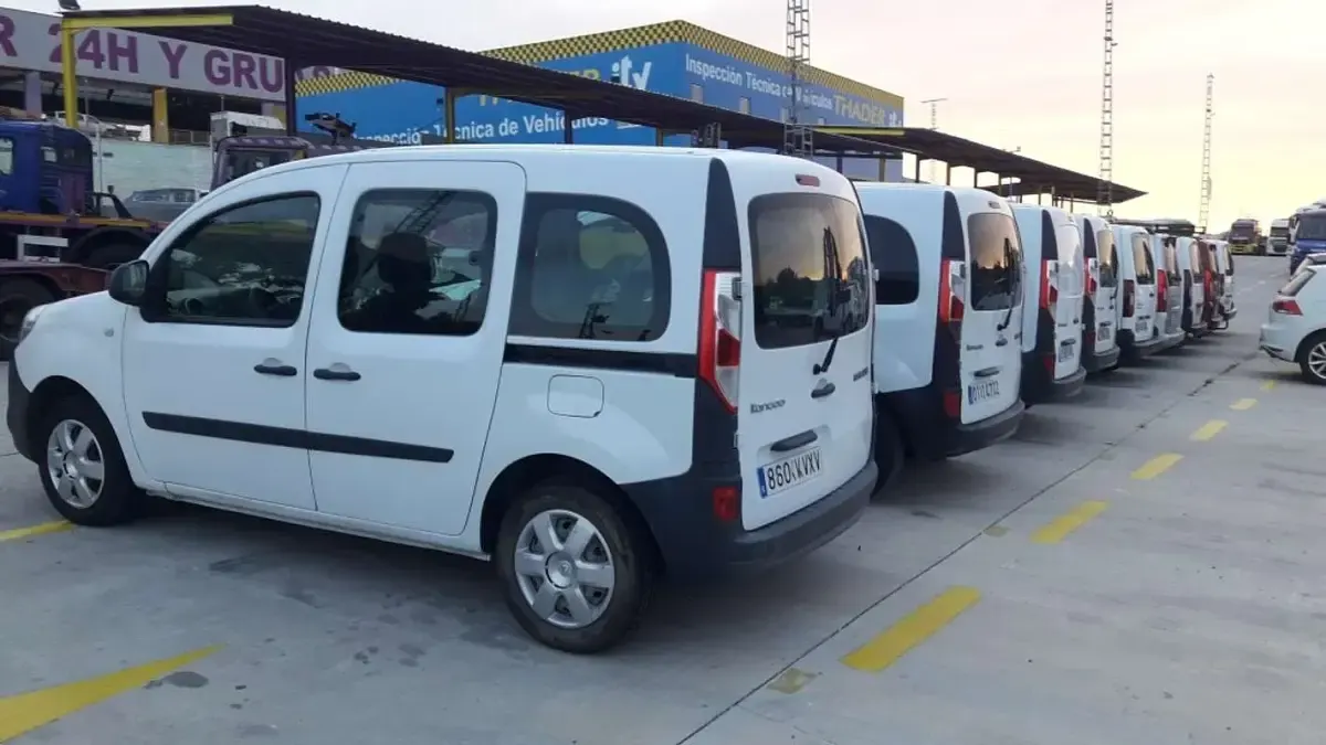 Usado Renault Kangoo LIMITED 116 CV (85 kW) 2021 Blanco Monovolumen