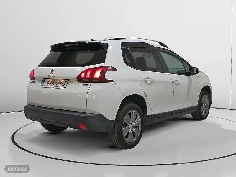 Usado Peugeot 2008 Style 110 CV (80 kW) 2017 Blanco SUV