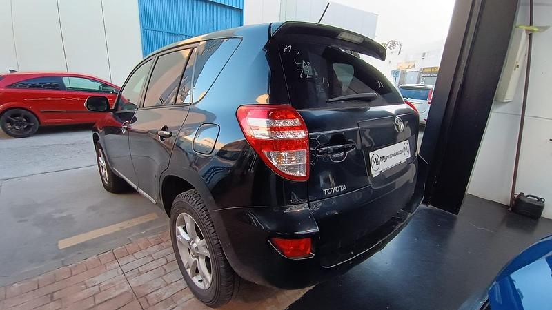 Usado Toyota RAV4 Executive 150 CV (110 kW) 2010 Negro SUV