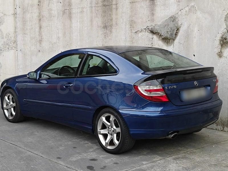 Usado Mercedes C220 Sport Edition 150 CV (110 kW) 2006 Azul Berlina
