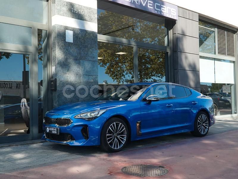Azul Usado 2017 Kia Stinger Utilitario | 22.400 € - Imagen 1/4