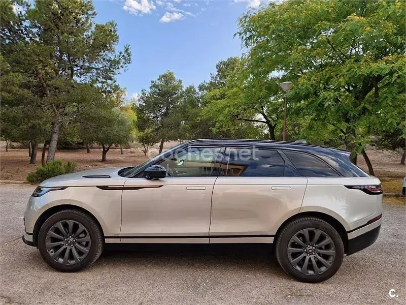 Usado Land Rover Range Rover Velar R-Dynamic 240 CV (176 kW) 2017 Gris / plata SUV