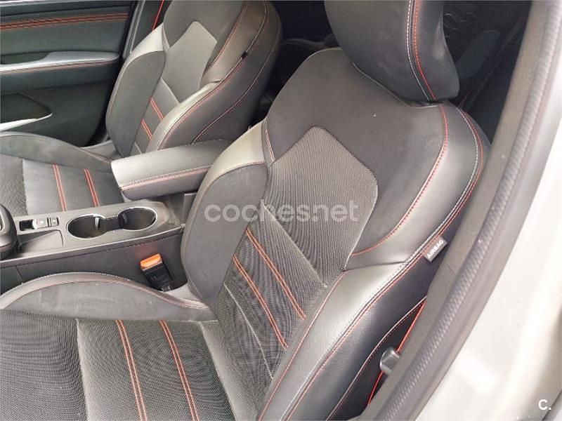 Usado Renault Arkana RS Line 145 CV (106 kW) 2022 Blanco SUV