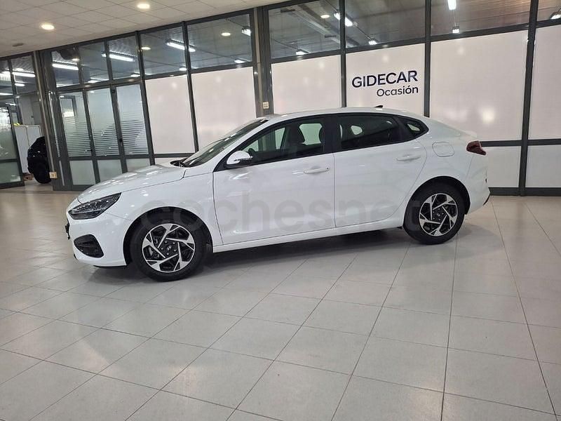 Nuevo Hyundai i30 100 CV (73 kW) 2025 Blanco Berlina