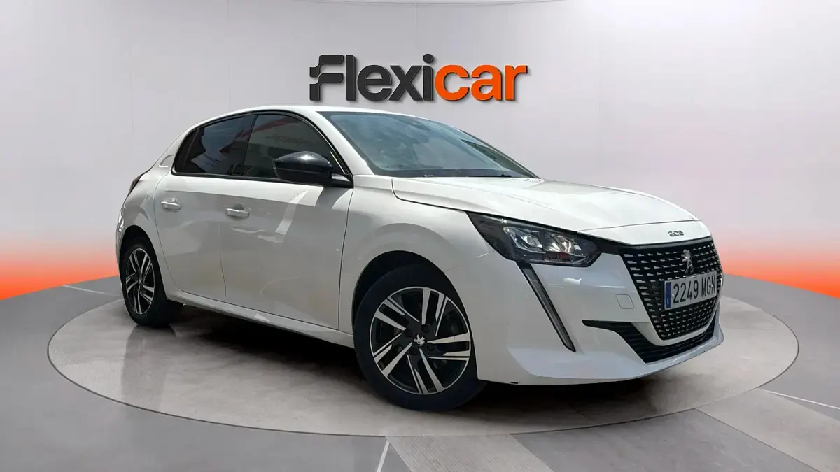 Usado Peugeot 208 Allure 101 CV (74 kW) 2023 Utilitario