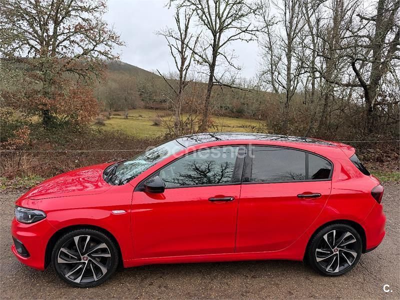 Usado Fiat Tipo 120 CV (88 kW) 2019 Rojo Berlina