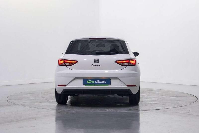 Usado Seat Leon Reference 116 CV (85 kW) 2020 Blanco Utilitario