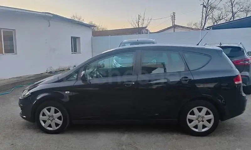 Usado Seat Altea Style 105 CV (77 kW) 2009 Negro Monovolumen