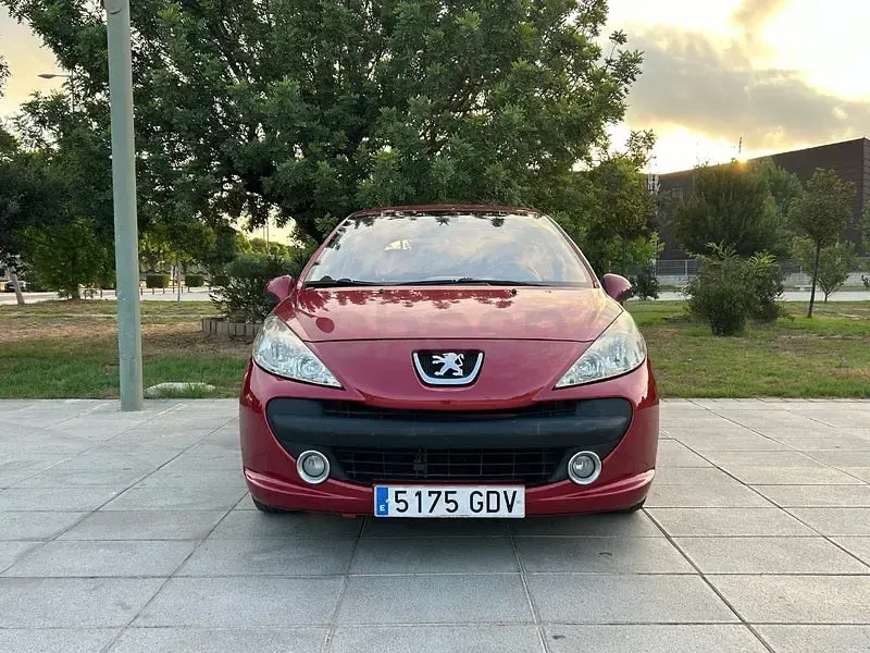 Usado Peugeot 207 Sport 95 CV (69 kW) 2009 Granate Berlina