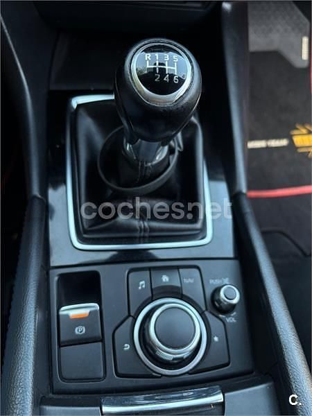 Begagnad Mazda 3 Luxury 105 HK (77 kW) 2018 Grå Sedan