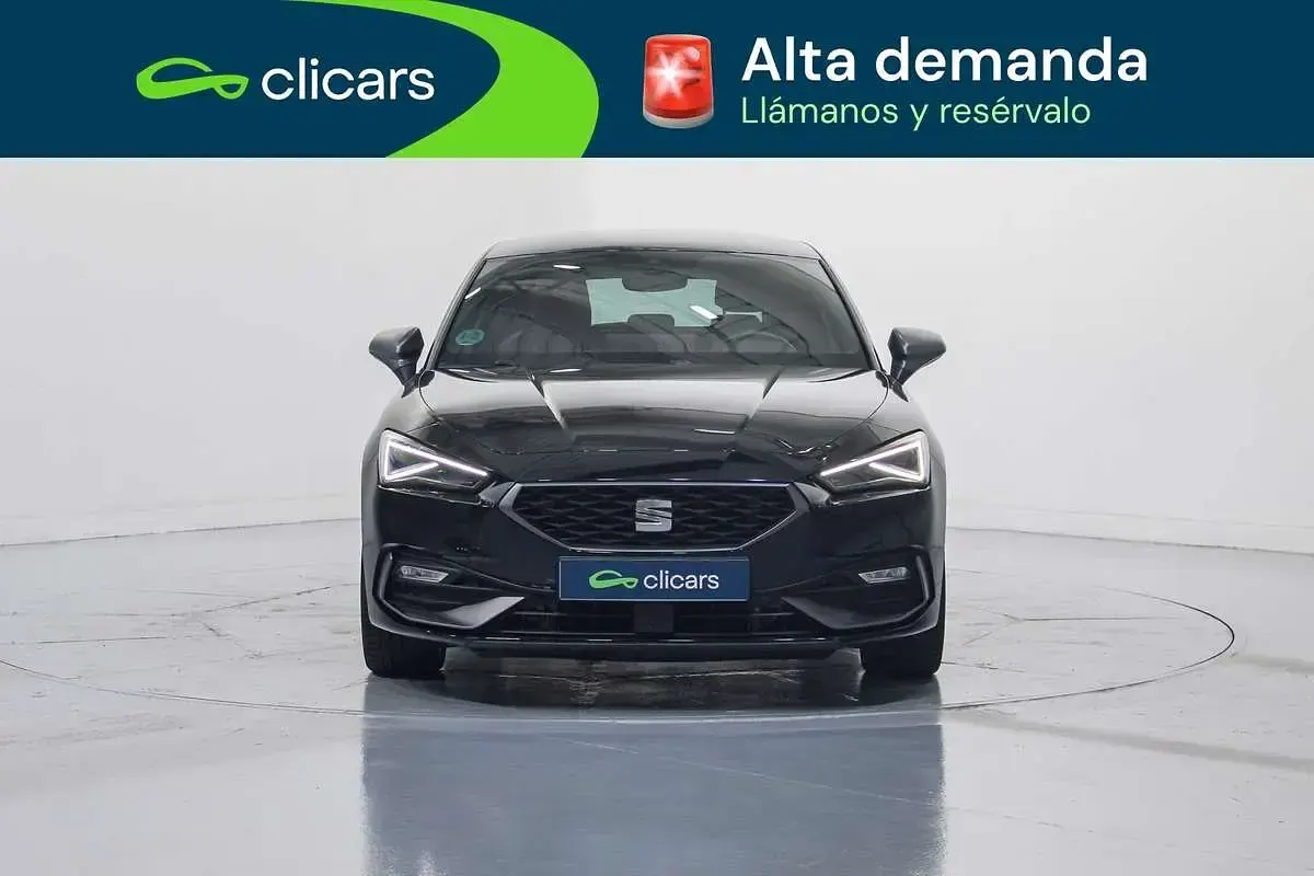 Usado Seat Leon FR 116 CV (85 kW) 2025 Negro Utilitario