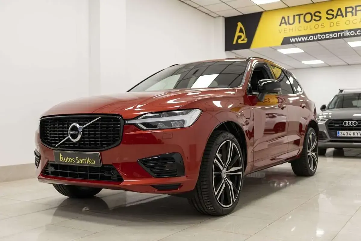 Usado Volvo XC60 R-Design 351 CV (258 kW) 2021 Rojo SUV