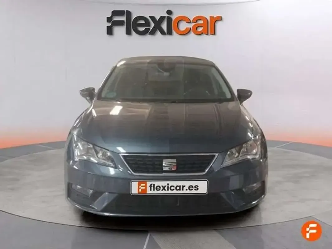 Usado Seat Leon ST Style 131 CV (96 kW) 2020 Azul Familiar