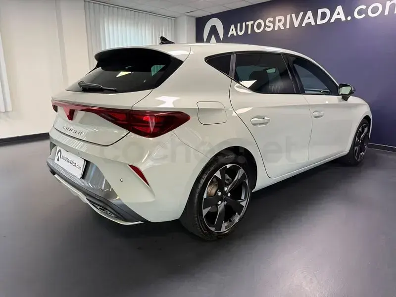 Usado Cupra Leon 150 CV (110 kW) 2025 Blanco Berlina