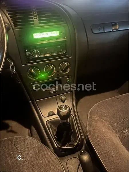 Usado Citroën Xsara Exclusive 90 CV (66 kW) 2002 Gris / plata Berlina