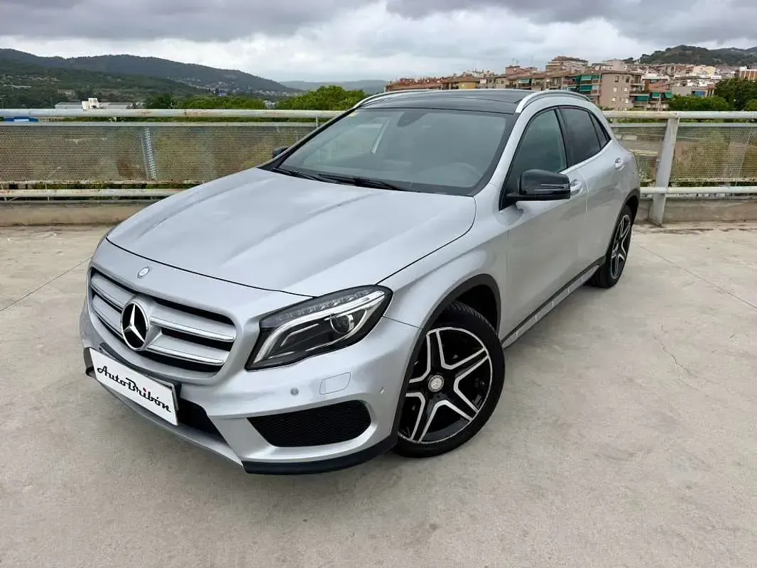 Usado Mercedes CLA220 177 CV (130 kW) 2016 Plateado Berlina