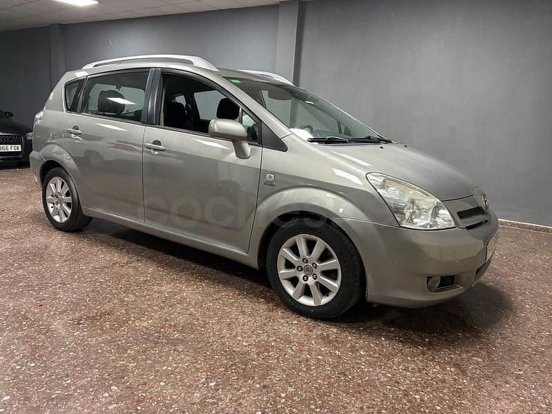 Usado Toyota Corolla Verso Luna 136 CV (100 kW) 2005 Beige Monovolumen