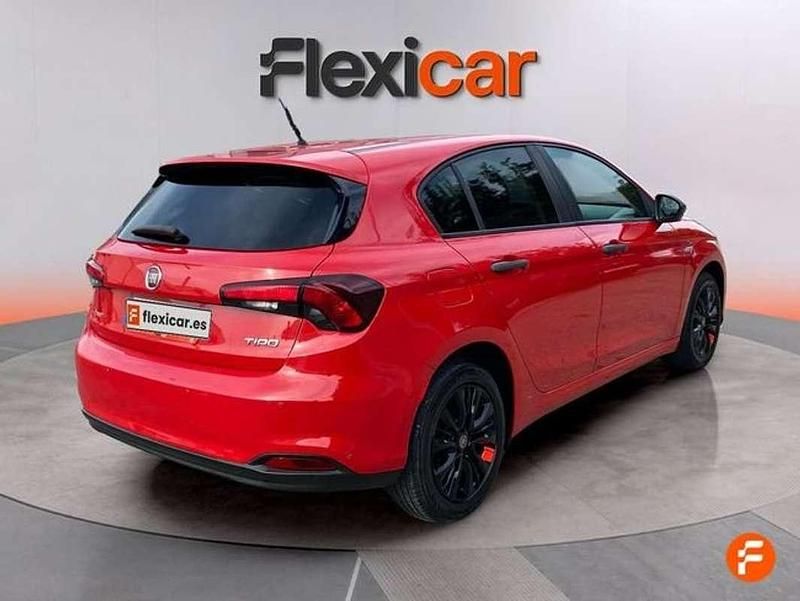 Usado Fiat Tipo Easy 95 CV (69 kW) 2019 Rojo Berlina