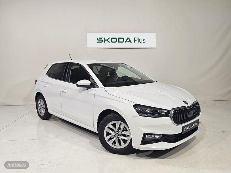 Blanco Nuevo 2025 Skoda Fabia Selection Utilitario | 21.000 € (Precio justo) - Imagen 1/4