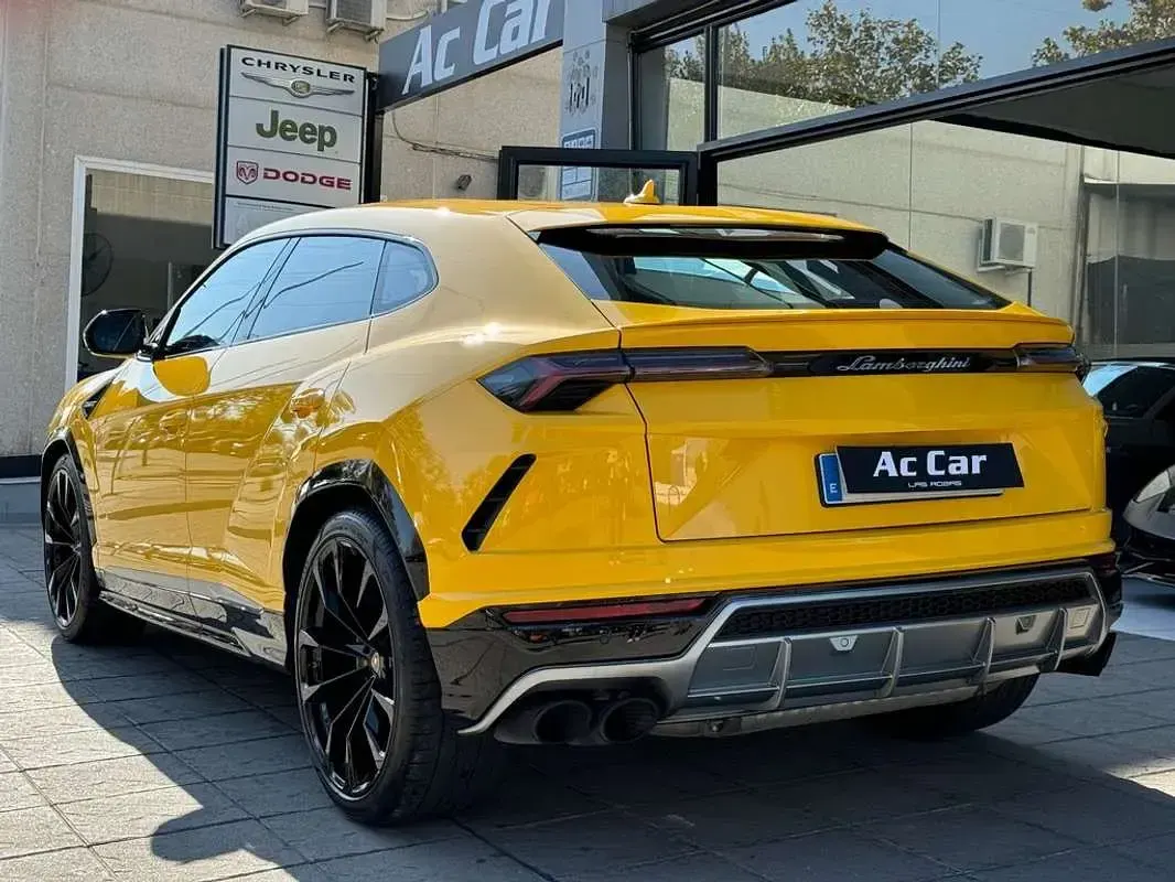 Usado Lamborghini Urus 665 CV (489 kW) 2020 Amarillo SUV