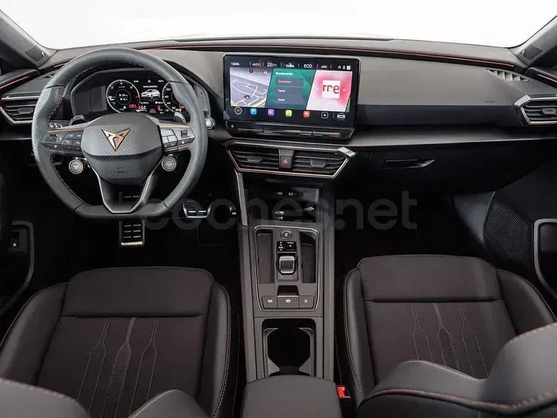 Usado Cupra Leon VZ 245 CV (180 kW) 2023 Gris / plata Berlina