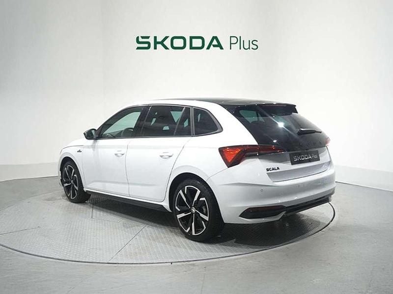 Usado Skoda Scala Monte Carlo 116 CV (85 kW) 2025 Blanco Utilitario