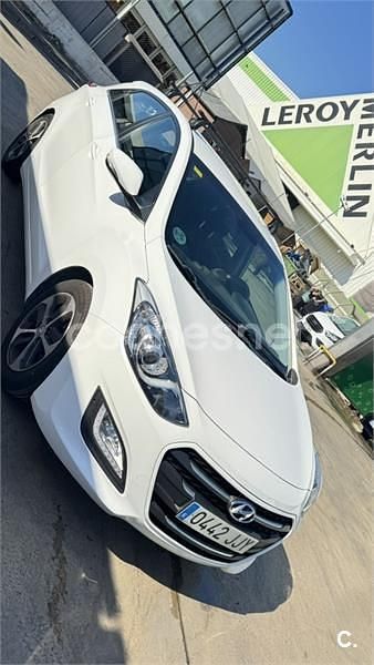 Usado Hyundai i30 GO! 110 CV (80 kW) 2016 Blanco Berlina