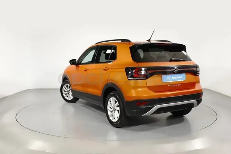 Usado VW T-Cross Advance 110 CV (80 kW) 2022 Naranja SUV
