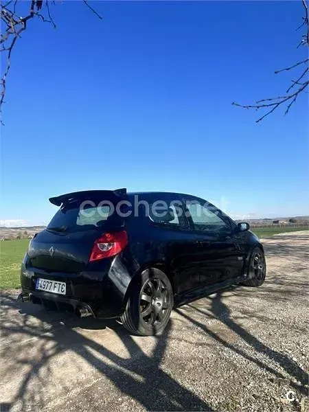 Usado Renault Clio II 200 CV (147 kW) 2007 Negro Berlina