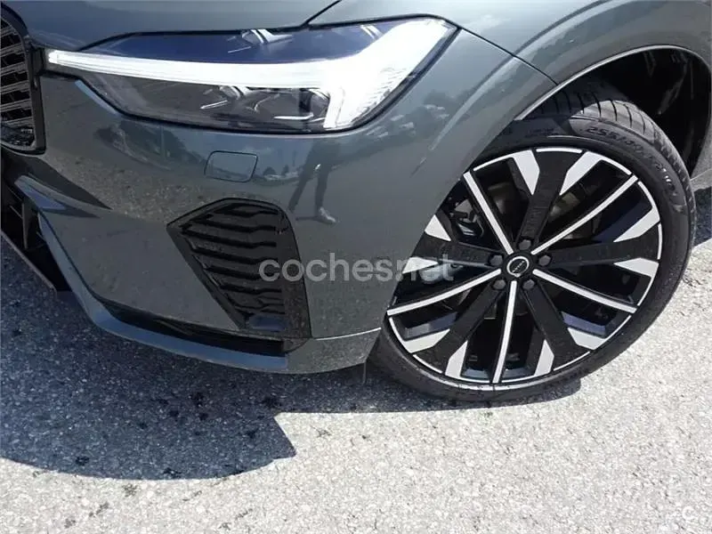Usado Volvo XC60 Ultra 350 CV (257 kW) 2025 Gris / plata SUV
