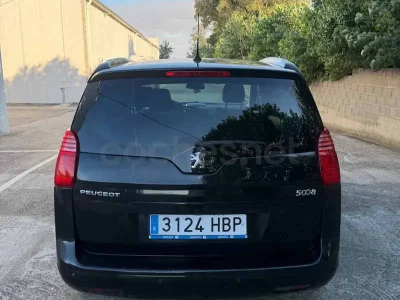 Usado Peugeot 5008 Business-Line 150 CV (110 kW) 2011 Negro Monovolumen