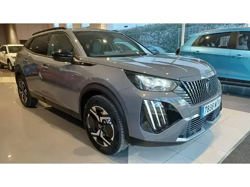 Usado Peugeot e-2008 Allure 100 kW (136 CV) 2024 Gris SUV