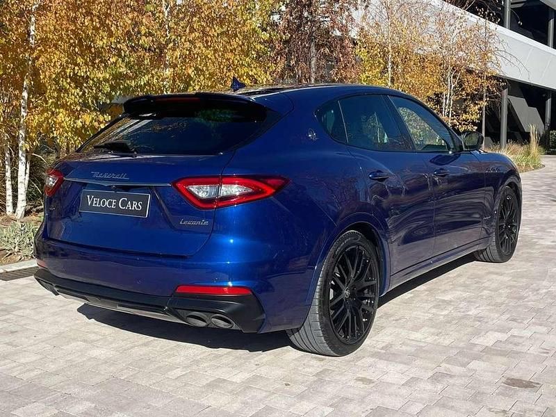 Usado Maserati Levante 350 CV (257 kW) 2020 Azul SUV