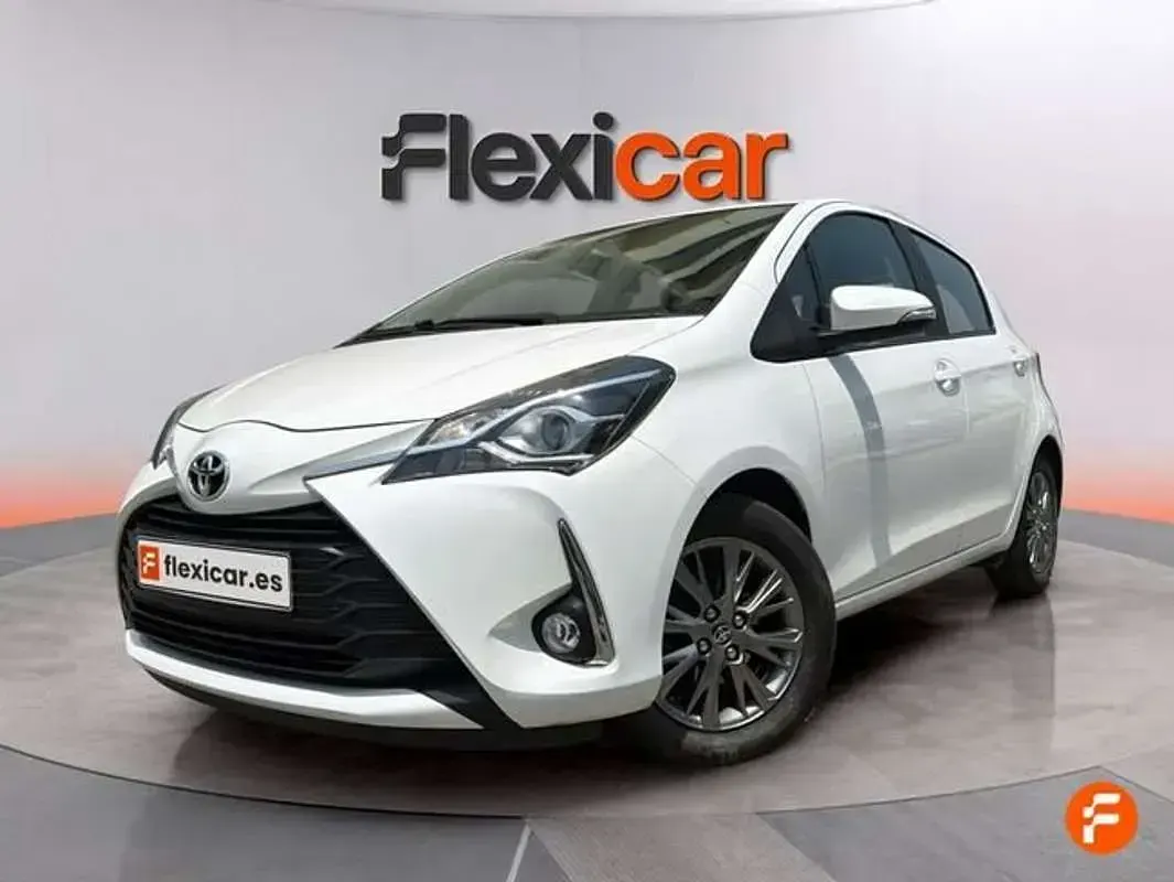 Usado Toyota Yaris Active 69 CV (50 kW) 2019 Blanco Utilitario