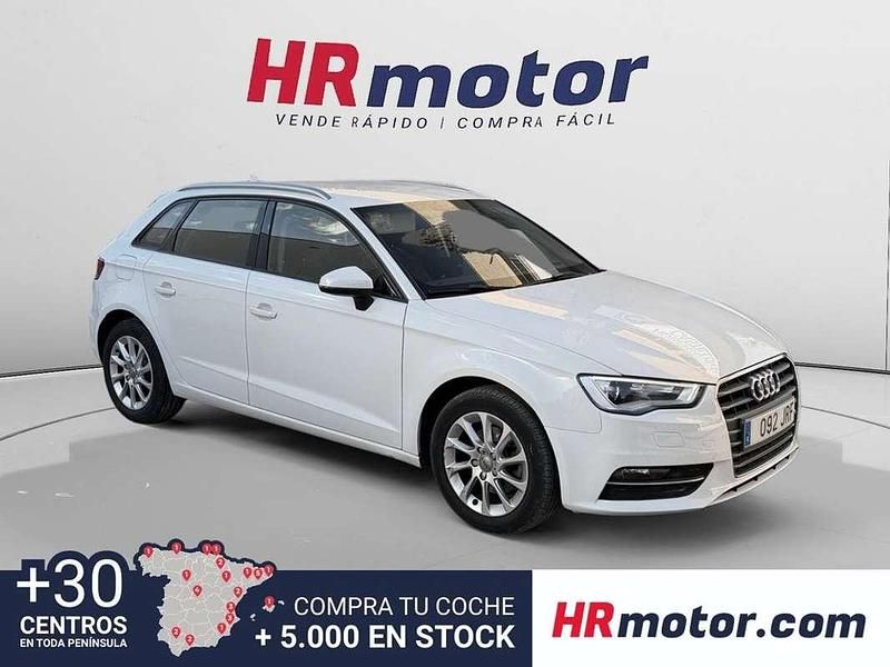 Usado Audi A3 Attraction 111 CV (81 kW) 2016 Blanco Utilitario