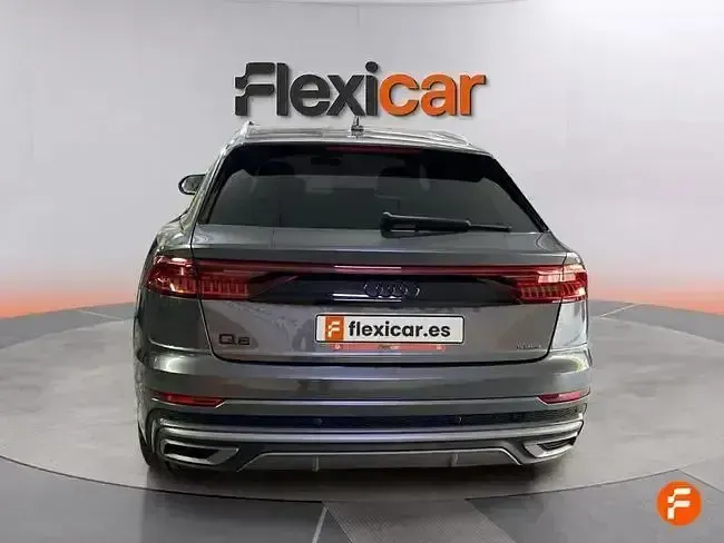 Usado Audi Q8 286 CV (210 kW) 2019 Gris SUV