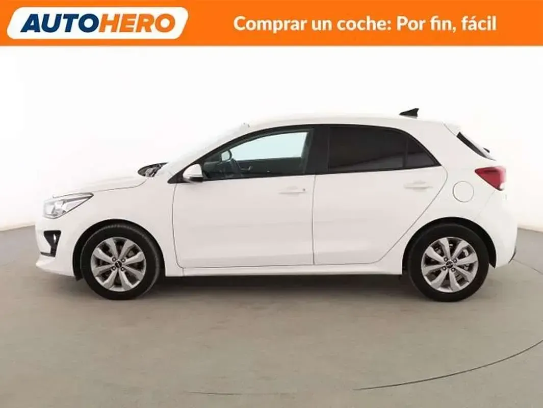 Usado Kia Rio 101 CV (74 kW) 2022 Blanco Berlina