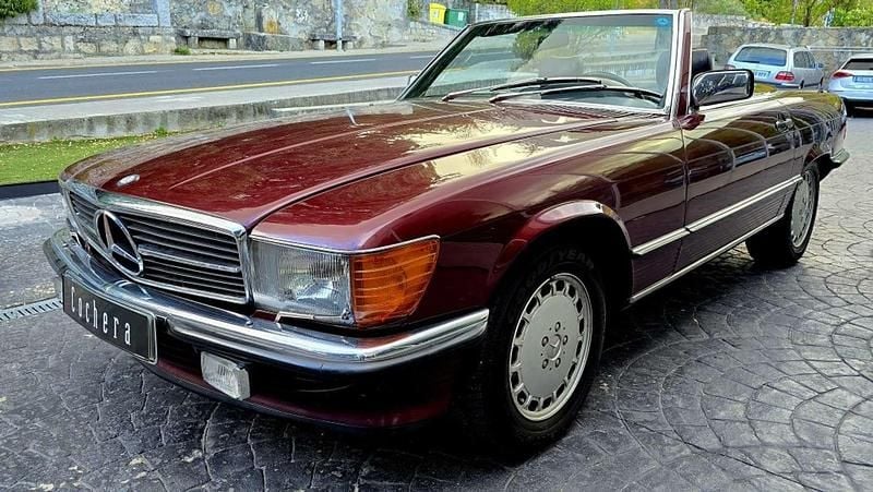 Usado Mercedes SL500 1986 Burdeos Descapotable