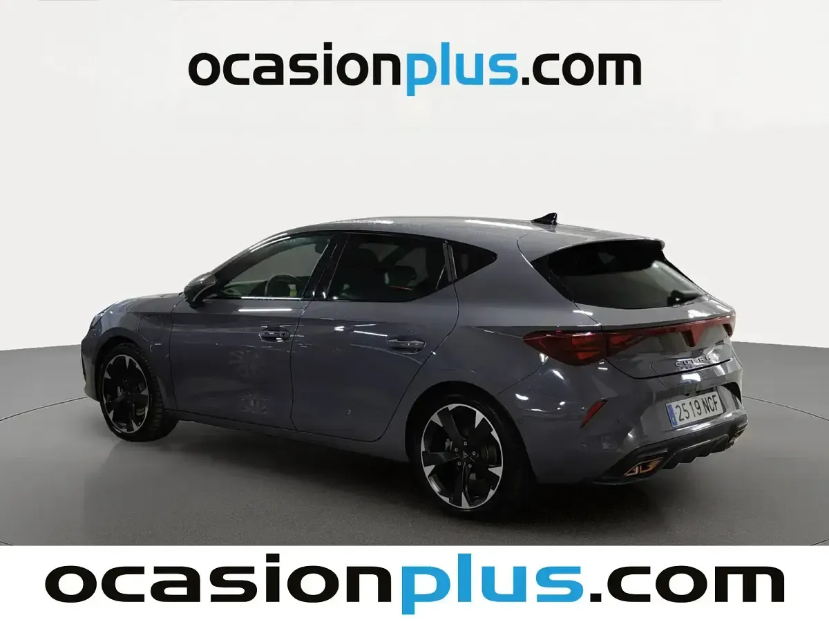 Usado Cupra Leon 204 CV (150 kW) 2025 Gris Berlina