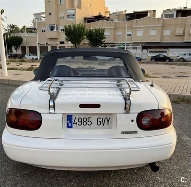 Usado Mazda MX5 115 CV (84 kW) 1992 Blanco Descapotable