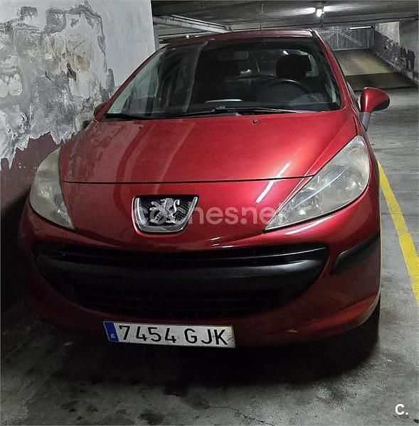Usado Peugeot 207 70 CV (51 kW) 2008 Rojo Berlina