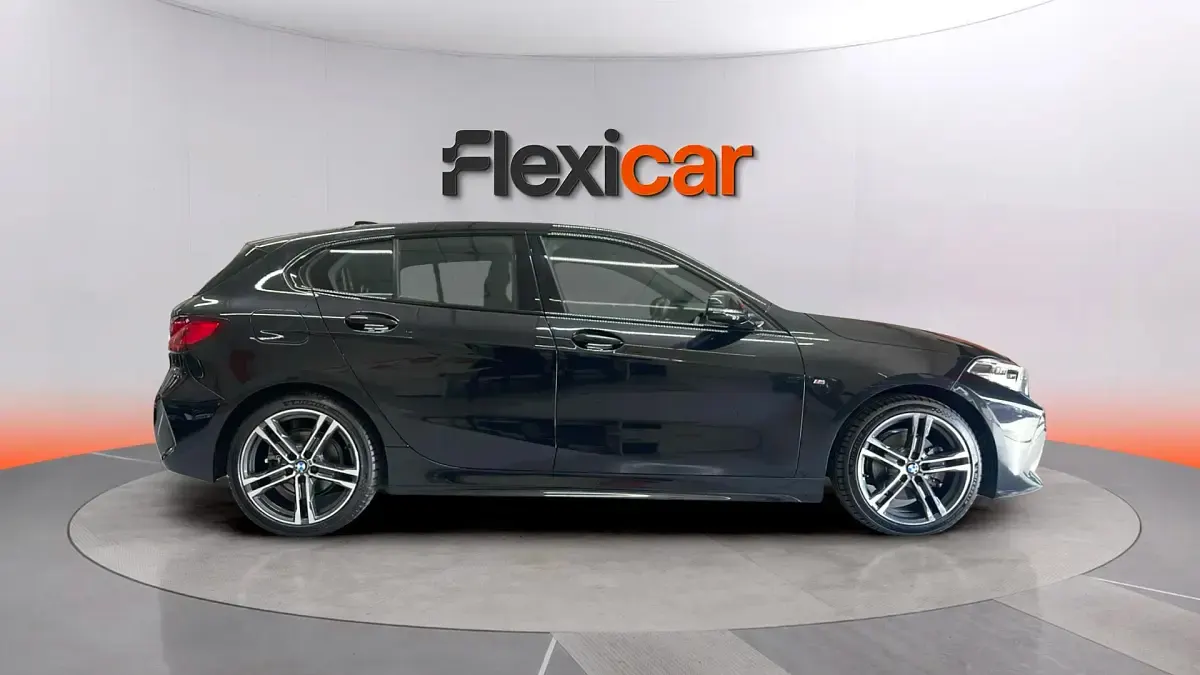 Usado BMW 118 140 CV (102 kW) 2020 Negro Berlina