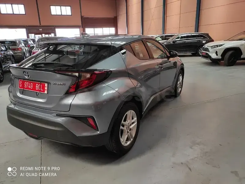 Usado Toyota C-HR Advance 122 CV (89 kW) 2023 Gris SUV