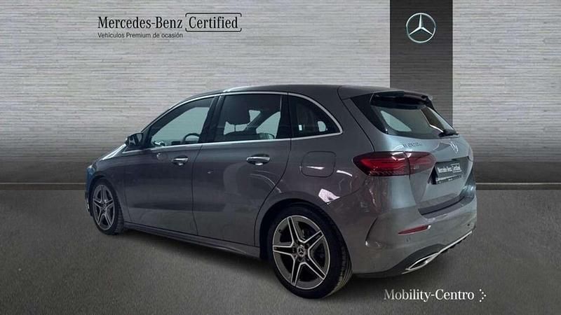 Usado Mercedes B200 151 CV (111 kW) 2024 Gris Monovolumen