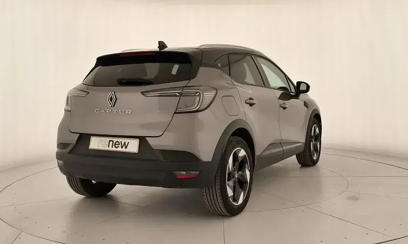 Usado Renault Captur Techno 100 CV (73 kW) 2025 Gris SUV