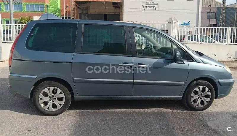 Usado Citroën C8 Exclusive 138 CV (101 kW) 2010 Gris / plata Monovolumen