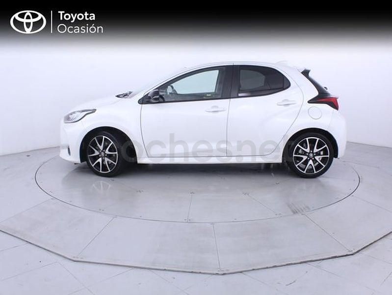 Usado Toyota Yaris Hybrid Style 116 CV (85 kW) 2021 Blanco Berlina